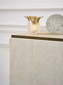 Maisons Du Monde Buffet 4 Portes Imitation Galuchat Blanc Cassé Et Métal 10 Maisons Du Monde Buffet 4 Portes Imitation Galuchat Blanc Cassé Et Métal -Boutique Maisons du Monde buffet 4 portes imitation galuchat blanc casse et metal 1000 7 2 199672 5