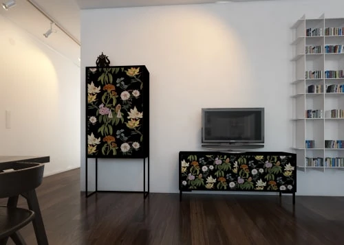 RNT By Really Nice Things Buffet Armoire 2 Portes En Pin Massif Imprimé Floral Fond Noir 2 RNT By Really Nice Things Buffet Armoire 2 Portes En Pin Massif Imprimé Floral Fond Noir – Image 2