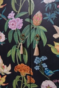 RNT By Really Nice Things Buffet Armoire 2 Portes En Pin Massif Imprimé Floral Fond Noir 10 RNT By Really Nice Things Buffet Armoire 2 Portes En Pin Massif Imprimé Floral Fond Noir -Boutique Maisons du Monde buffet armoire 2 portes en pin massif imprime floral fond noir 4