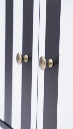 RNT By Really Nice Things Buffet Armoire En Pin Massif Imprimé à Franges Blanches Et Noires. -Boutique Maisons du Monde buffet armoire en pin massif imprime a franges blanches et noires 5