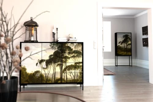 RNT By Really Nice Things Buffet Bas 2 Portes 4 Tiroirs Pin Massif Imprimé Bucolique Forestier 2 RNT By Really Nice Things Buffet Bas 2 Portes 4 Tiroirs Pin Massif Imprimé Bucolique Forestier – Image 2